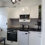 Premium Hils Brauner * בוקרשט