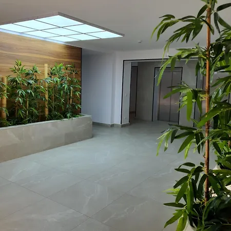 Premium Hils Brauner Апартаменты Бухарест